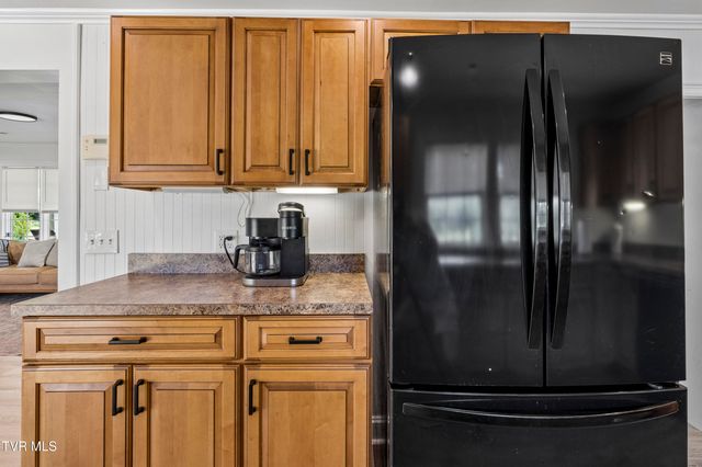 143 Watauga Flats Road, Johnson City, TN 37601