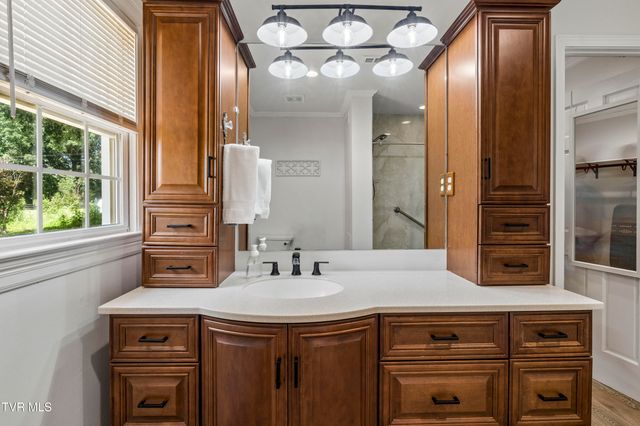 143 Watauga Flats Road, Johnson City, TN 37601