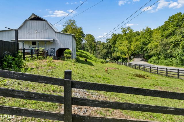 143 Watauga Flats Road, Johnson City, TN 37601