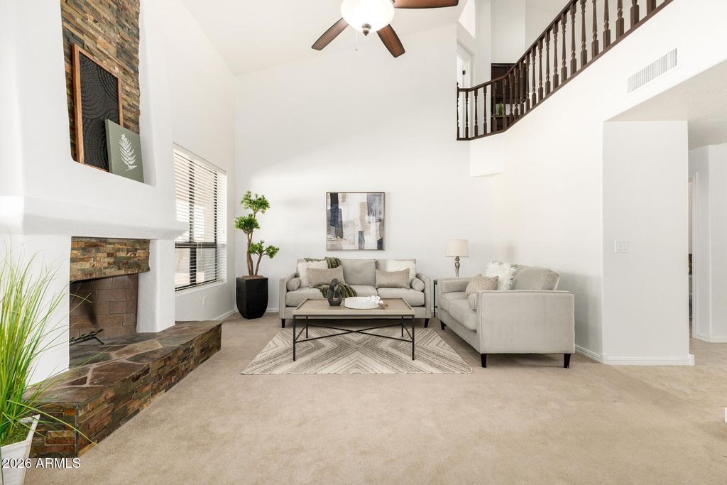 Image 10 of property listing at 3326 E ROCKY SLOPE Drive, Phoenix, AZ 85044