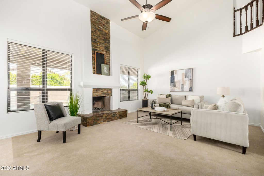 Image 11 of property listing at 3326 E ROCKY SLOPE Drive, Phoenix, AZ 85044