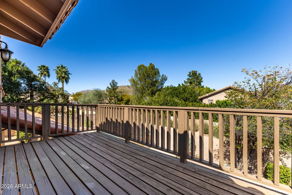 Image 21 of property listing at 3326 E ROCKY SLOPE Drive, Phoenix, AZ 85044