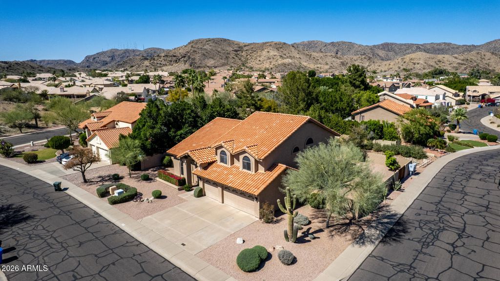 Image 29 of property listing at 3326 E ROCKY SLOPE Drive, Phoenix, AZ 85044