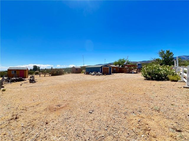 31210 Libra, Llano, CA 93544