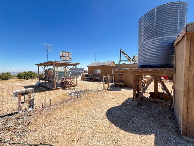 31210 Libra, Llano, CA 93544