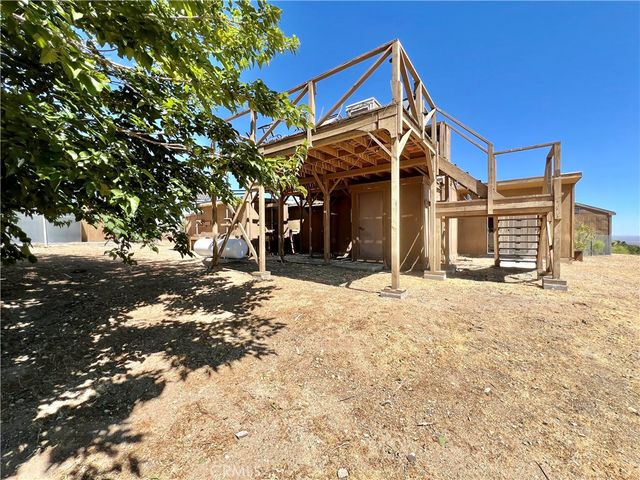 31210 Libra, Llano, CA 93544