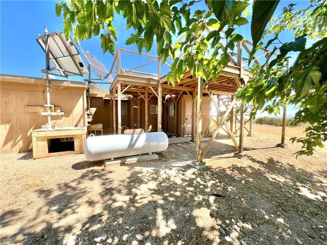 31210 Libra, Llano, CA 93544