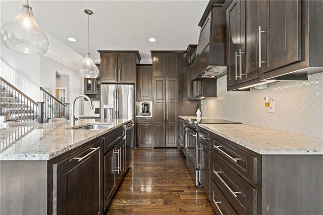 13105 W 171st Street, Overland Park, KS 66221