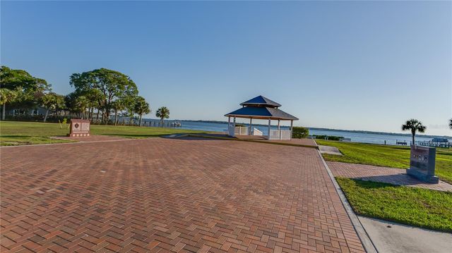 105 MOBBLY BAY DRIVE, Oldsmar, FL 34677