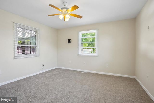 405 E HIGH ST, Clayton, NJ 08312