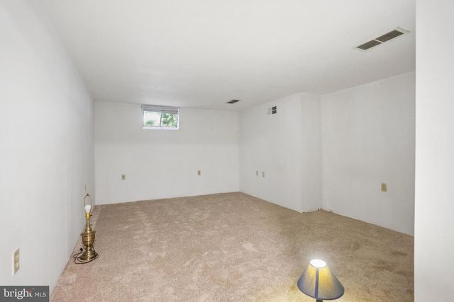405 E HIGH ST, Clayton, NJ 08312
