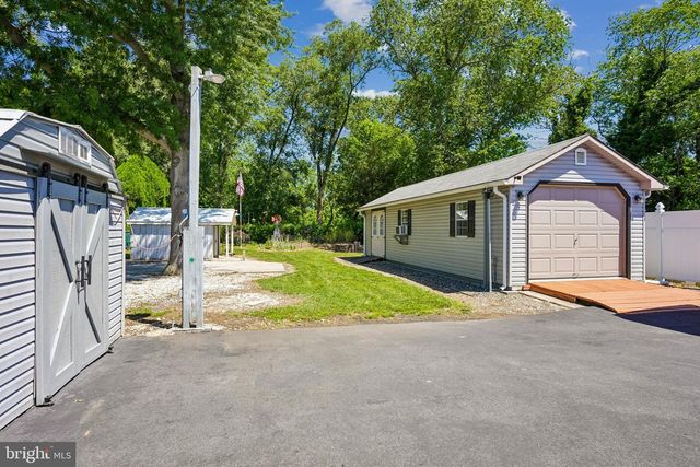 405 E HIGH ST, Clayton, NJ 08312