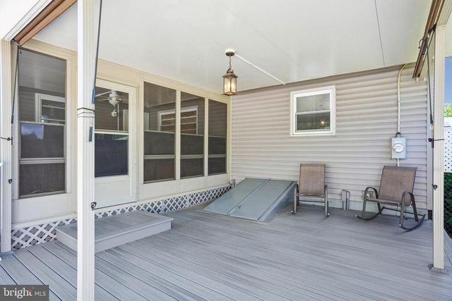 405 E HIGH ST, Clayton, NJ 08312