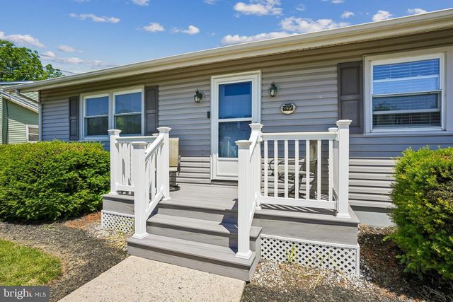405 E HIGH ST, Clayton, NJ 08312