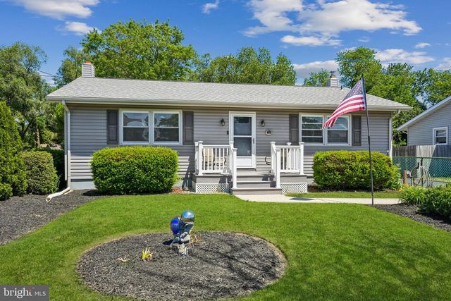 405 E HIGH ST, Clayton, NJ 08312