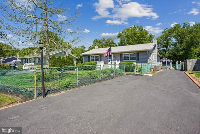 405 E HIGH ST, Clayton, NJ 08312