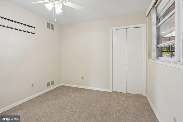 405 E HIGH ST, Clayton, NJ 08312