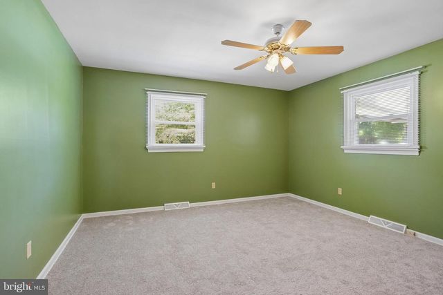 405 E HIGH ST, Clayton, NJ 08312