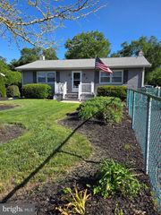 405 E HIGH ST, Clayton, NJ 08312