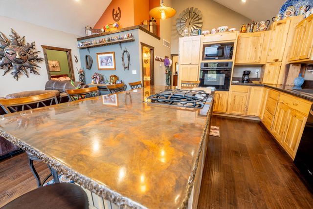 20784 County Road 207, Eminence, MO 65466