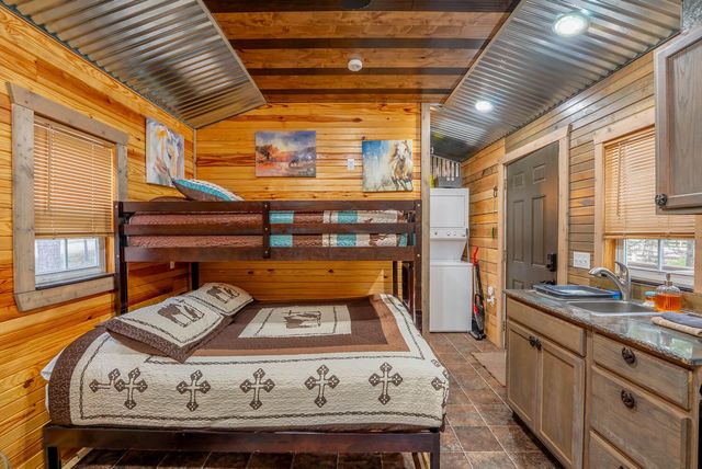 20784 County Road 207, Eminence, MO 65466