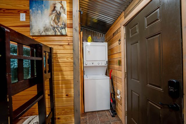 20784 County Road 207, Eminence, MO 65466