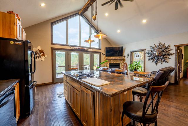 20784 County Road 207, Eminence, MO 65466