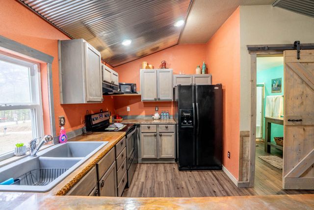 20784 County Road 207, Eminence, MO 65466