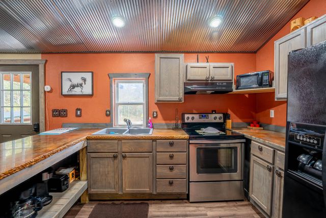 20784 County Road 207, Eminence, MO 65466