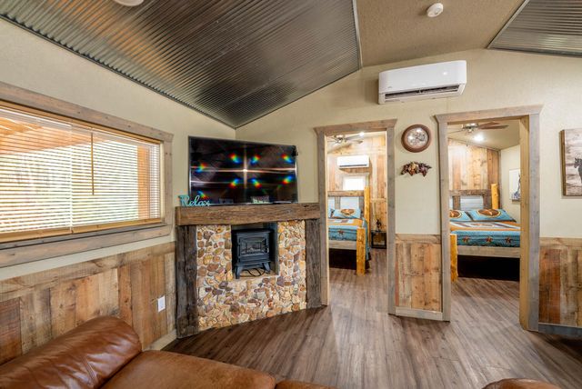 20784 County Road 207, Eminence, MO 65466