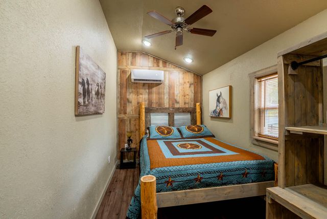 20784 County Road 207, Eminence, MO 65466