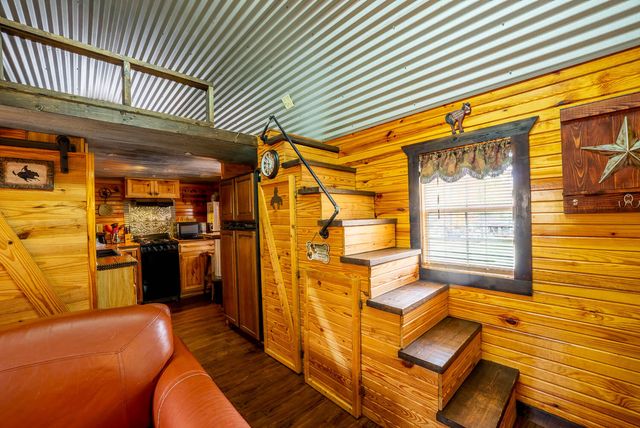 20784 County Road 207, Eminence, MO 65466