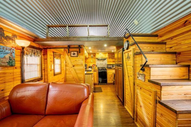 20784 County Road 207, Eminence, MO 65466