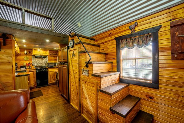 20784 County Road 207, Eminence, MO 65466