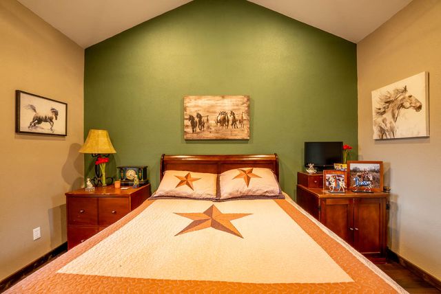 20784 County Road 207, Eminence, MO 65466