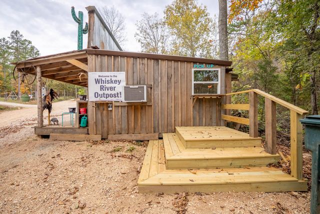 20784 County Road 207, Eminence, MO 65466