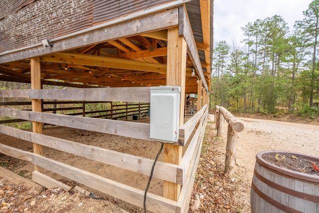 20784 County Road 207, Eminence, MO 65466