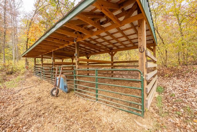 20784 County Road 207, Eminence, MO 65466