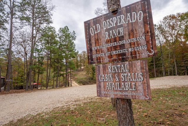 20784 County Road 207, Eminence, MO 65466