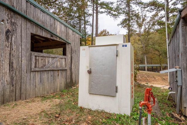 20784 County Road 207, Eminence, MO 65466