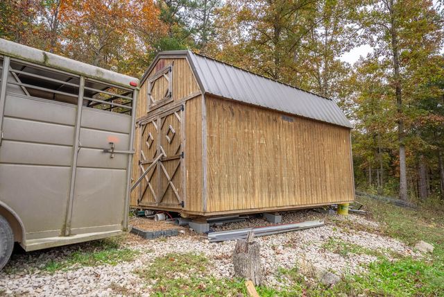 20784 County Road 207, Eminence, MO 65466