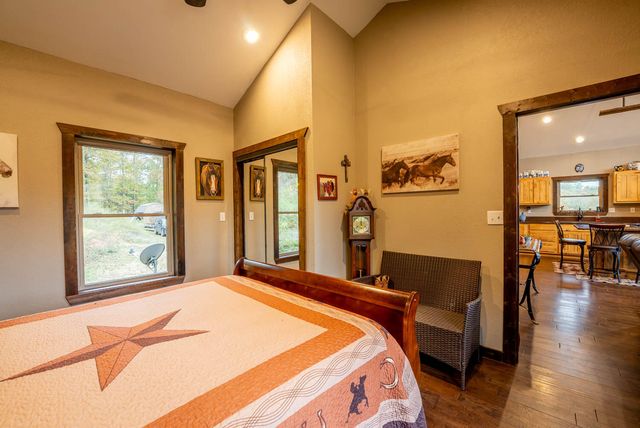 20784 County Road 207, Eminence, MO 65466