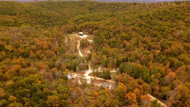 20784 County Road 207, Eminence, MO 65466