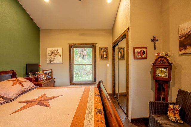 20784 County Road 207, Eminence, MO 65466