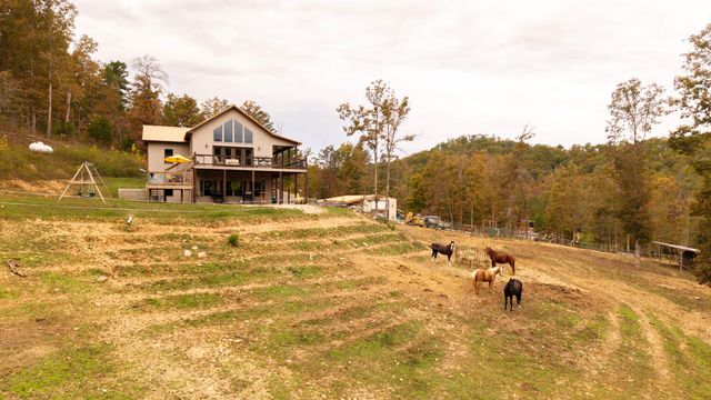 20784 County Road 207, Eminence, MO 65466