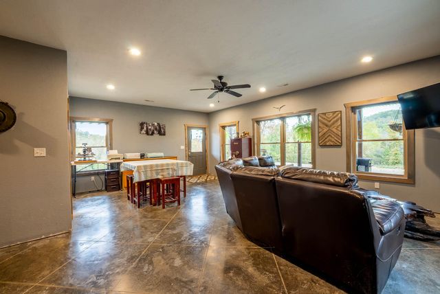 20784 County Road 207, Eminence, MO 65466