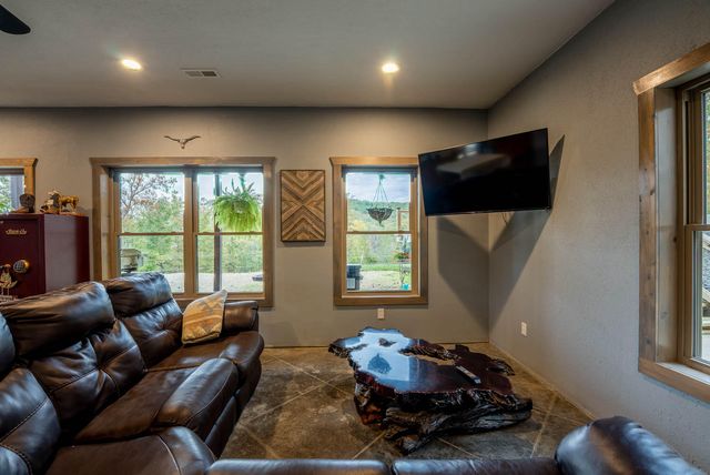 20784 County Road 207, Eminence, MO 65466