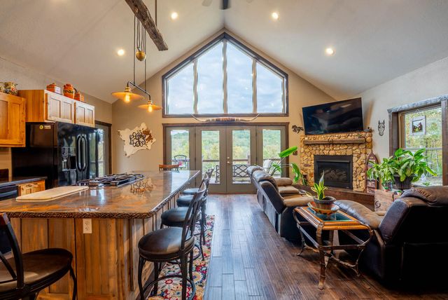 20784 County Road 207, Eminence, MO 65466