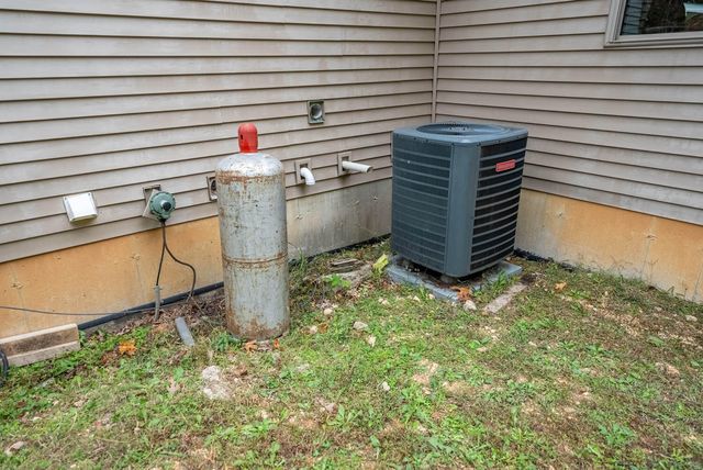 20784 County Road 207, Eminence, MO 65466