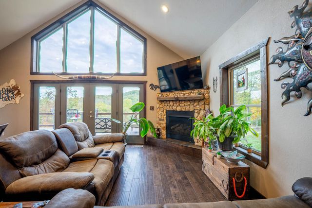 20784 County Road 207, Eminence, MO 65466